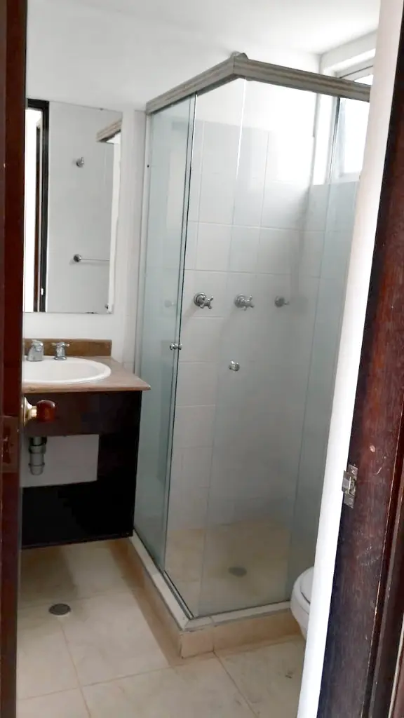 Baño de alcobas copia.webp